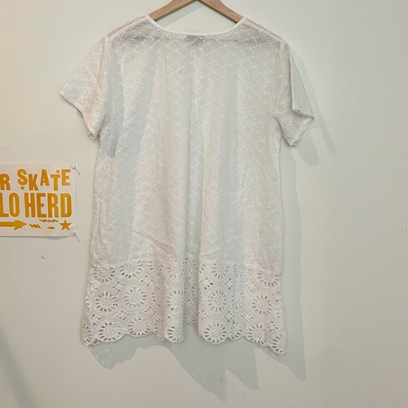 Saffire white short sleeve oversized V neck eyelet tunic top mini dress - Picture 6 of 11